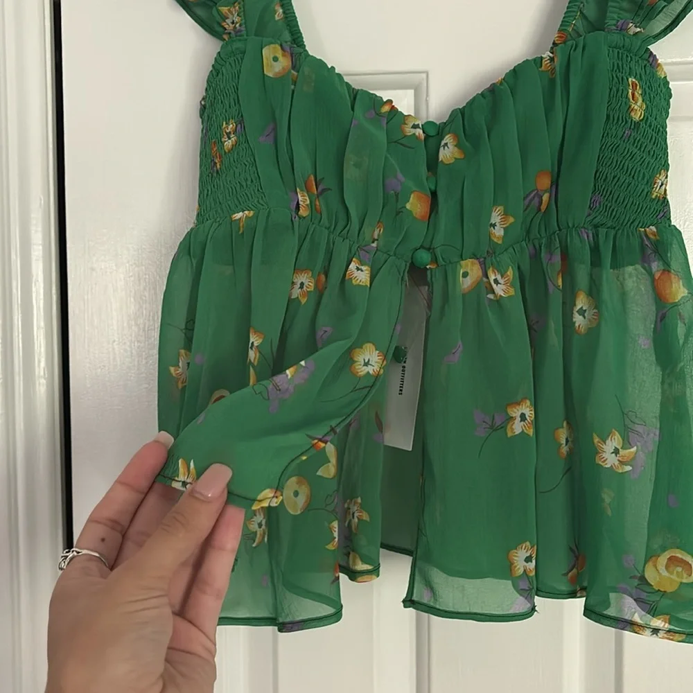 Green Summer Top - Picture 4 of 6